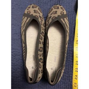 NIB clarks cloudsteppers animal print flats